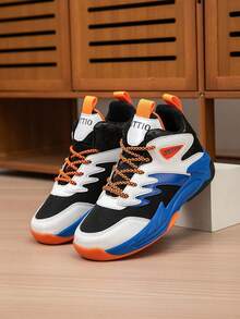 1 pereche de pantofi de baschet pentru copii, pantofi sport în aer liber pentru tineri, antiderapanți, durabili, la modă nouă, cu blocuri de culoare, respirabili, casual, pentru băieți