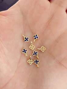 8 قطع قلادة زركونيا مكعبة بشكل أربع أوراق البرسيم صغيرة، مناسبة لصنع قلائد عيد الميلاد، قلادات، ديكورات للملابس والأحذية والمجوهرات وتزيين الأظافر وأغطية الهواتف