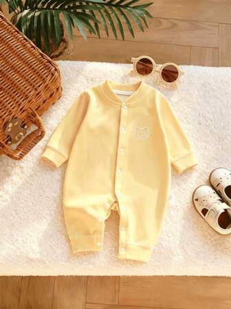 新生男宝宝连体衣，3D熊头图案，加厚羊毛丝绸面料，保暖舒适，适合春秋季穿着，室内外皆可。