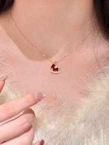 1 pieza Nuevo collar colgante de caballo de madera de Akarana de otoño/invierno, collar de lujo de moda para el Año del Caballo, elegante cadena de suéter - Rojo - Ver 4