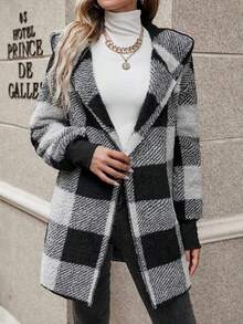Plaid Color Block Cardigan Moda Suéter Mujeres Cárdigan oversize de estilo europeo y americano con estampado de cuadros en bloques de color y ribete de piel Prenda de punto de moda para mujer Cárdigan de lana con capucha, solapas grandes y estampado de cuadros en bloques de color Estilo informal y holgado Silueta cálida y favorecedora - Gris Oscuro - Ver 1