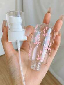 Chai xịt du lịch PET trong suốt có thể tái sử dụng, họa tiết nơ bướm, chai xịt phun sương đa năng, thích hợp cho du lịch và công tác, có thể đựng nước tẩy trang, tái sử dụng, chai đựng nước tẩy trang, chai xịt du lịch cầm tay, chai đựng kem dưỡng da. - Nhiều màu - Xem 5