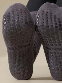 1双简约日常纯色女士普拉提袜 专业瑜伽袜 小腿袜 健身舞蹈压力运动中筒防滑袜 - 彩色 - 查看 5