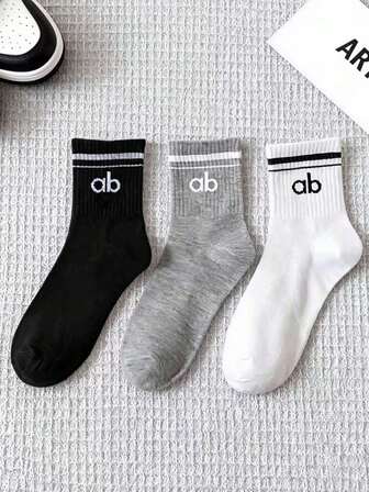 3 pares de calcetines deportivos de unicolor para mujer, calcetines de media caña para yoga, estilo minimalista casual, cómodos y suaves, diseño unisex para parejas, adecuados para todas las estaciones