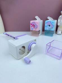 Sanrio 1Pc Kuromi Hand Crank Pencil Sharpener Cinnamoroll Cartoon Theme No Battery Required Pencil Sharpener(Some Parts May Be Random)