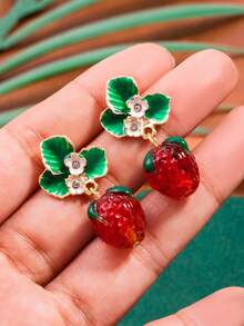 1 Pair Cute Realistic Mini Strawberry Earrings, Delicate Niche Ins Style Fruit Earrings, Korean/Japanese Sweet Style - Burgundy - View 4