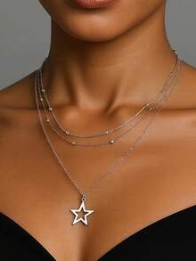 1 pièce Collier pendentif en métal minimaliste à la mode et polyvalent, à plusieurs couches, géométrique et ajouré en forme d'étoile à cinq branches, convient pour le port quotidien des femmes