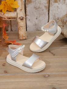 A Pair Of The Latest Silver Pearlescent Faux Pearl Strap Hook And Loop Sandals For Children In Summer - A Comfortable Style, An Excellent Choice For Daily Outings, Shopping In Malls, And Summer Vacations. - Silver - View 1