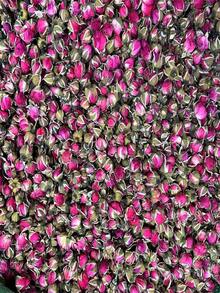 200克/300克装天然优质红玫瑰花蕾，永生干花装饰，非常适合室内家居和卧室装饰摆件、DIY肥皂制作、蜡烛干花香氛搭配、手工艺品制作、婚礼装饰、节日派对装饰、花卉植物等。 - 平陰玫瑰花(1件) - 查看 9