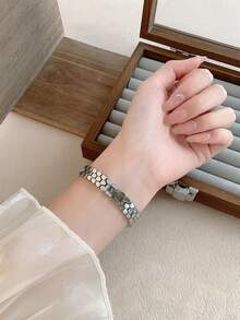 1pc Women's Gold Square Bracelet Watch, Roman Numeral Scale, Suitable For Daily Wear, Also Can Be Birthday/Graduation/Party Gift - Silver - View 3