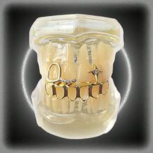 Conjunto de 3 peças de joias dentárias personalizadas e modernas em zircônia, com design de estrela de quatro pontas e barra oca. Ideal para casais e como presente de Natal unissex. - Multicolorido - Ver 2
