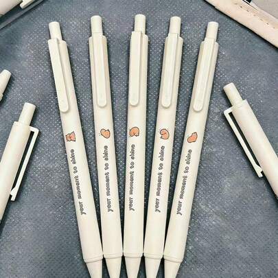 Capybara tryckmekanism pennset (5 st) | Stilfull nischpenna för studenter | 0,5 mm svart kulspetspenna i begränsad upplaga | Utsökt och rolig söt design | Premium luktfritt material | Uppgraderad kvalitet | Unika roliga detaljer | Smidig skrift | Lämplig för flera scenarier | Perfekt festivalpresent till vänner, familj och klasskamrater – perfekt för nyår och alla hjärtans dag