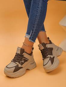 女士休闲坡跟厚底运动鞋，适合日常穿着 - 棕色 - 查看 2
