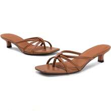 Women's Strappy Kitten Heels Square Toe Flip Flop Low Heels Slip On Thong Heeled Sandals The Thong Design And Thin Straps Of These Flip Flop Heels Divide The Instep Vertically, Making Your Legs Look Longer And Slimmer, Creating A Modern And Attractive Foot Silhouette - màu nâu - Xem 1