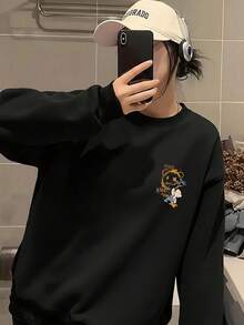 女士休闲宽松棉质卫衣，印有字母和小熊图案，适合秋冬季穿着。