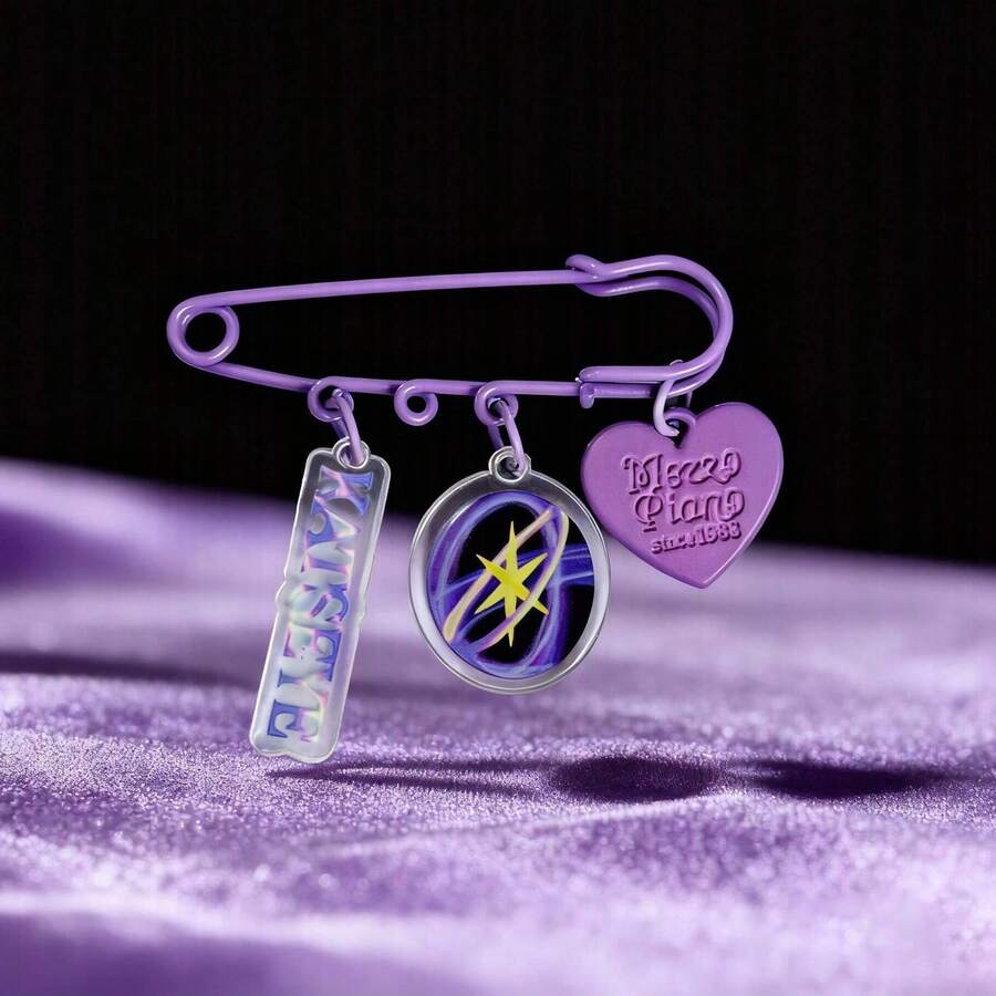 KATSEYE 亚克力胸针、包饰、珠宝、名人周边、玩具和游戏、爱好、收藏品、派对用品、收藏玩具、收藏展示和收纳、生日礼物、派对礼物、节日礼物 - 彩色 - 查看 1