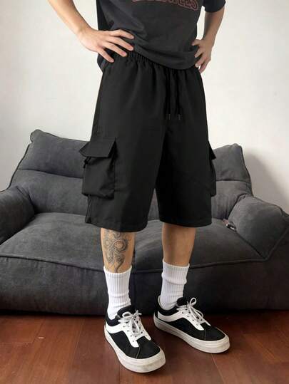1件男士纯色工装短裤，街头休闲嘻哈日常通勤休闲时尚多功能运动训练夏季百慕大短裤