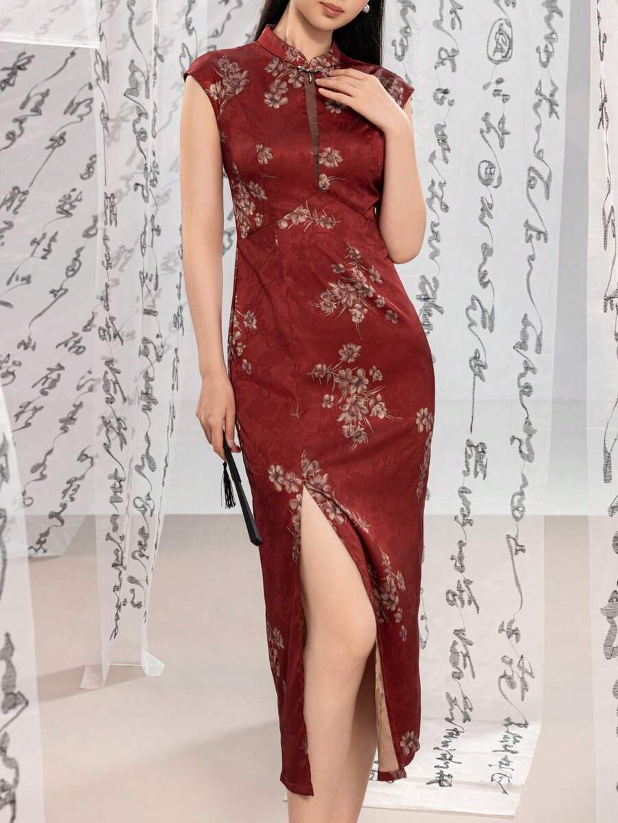 Women's Exquisite Beaded Oriental Qipao With Ornate Mandarin Collar, Concealed Zip, And Form-Fitting Design For Portrait And Photoshoot Sessions, Traditional And Cultural Festivals, Gala Dinners And Formal Evening Events, Wedding Celebrations, And Artistic Or Cultural Gatherings - Red - View 1