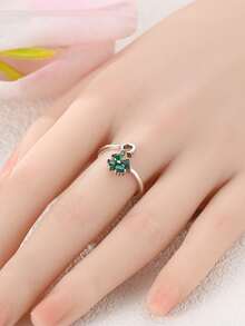 1pc 925 Sterling Silver Ring, Adding Luck And Luxury To Your Style. This Open-Band Ring Features A Sparkling Emerald-Cut Cubic Zirconia Stone In A Four-Leaf Clover Shape, Accented With Polished Silver-Plated Lucky Horseshoe Details And "LUCKY" Engraving. - Silver - View 4