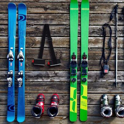 1pc Heavy-Duty Ski/Snowboard Shoulder Strap, Portable Carrying Strap For Transporting Dual Skis And Poles, Adjustable Buckle, Includes Storage Bag, Ergonomic Design, Ski Backpack Accessory, Winter Sports Gear, Reinforced Carrying Frame, Waterproof & Lightweight Ski Boot Fixator, Ideal For Skiing Enthusiasts, Christmas & New Year Gift