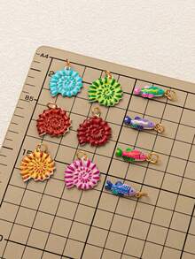 1 pieza Colgante de joyería con forma de concha marina y pez chapado en oro de 18K, de moda y colorido, resistente al agua y a la decoloración, para collar, pulsera, pendientes, llavero, bolso, accesorio de joyería para mujer, dije para billetera, pequeño colgante, regalo