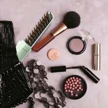 二合一便携式直发器/卷发器，USB充电式离子梳，防烫充电，适合旅行携带，2000mAh电池，女士理想礼物，无线便携快速加热直发梳，女士双功能造型工具，轻巧旅行设计