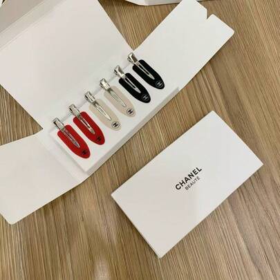 CHANEL 3pcs/Set Luxury Teardrop Shaped Hair Clips In Red, Black And Beige, Standard Seamless Side Clips, Makeup Styling Accessories, Suitable For Holidays, Daily Wear, All Seasons