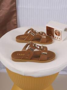 Dép đi ngoài trời thời trang cho trẻ em, dép xăng đan mùa hè đế bằng, giày đi biển mới, được các bé gái yêu thích. - màu nâu - Xem 4