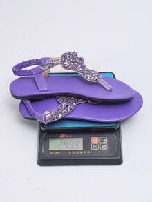 Giày sandal đế bằng nữ cỡ lớn 35-45, mũi tròn, kiểu dáng thời trang, hở mũi, màu nâu gỉ sét, đính đá, kiểu xỏ ngón, nhẹ nhàng, thích hợp cho mùa hè. - Kim cương tím-bạc - Xem 8