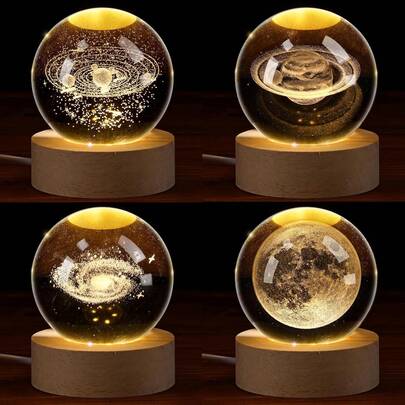 1 PIEZA Bola de cristal con luz nocturna con grabado láser 3D de estilo cósmico (6 cm de diámetro), grabada con Saturno, planetas, luna, sistema solar, Papá Noel/muñeco de nieve, con base de madera y luz LED, adecuada para decoración de sala de estar, dormitorio, tocador, escritorio, regalo de cumpleaños creativo para novia, compañeros de clase, esposa, niños, recuerdo de aniversario, decoración artística navideña