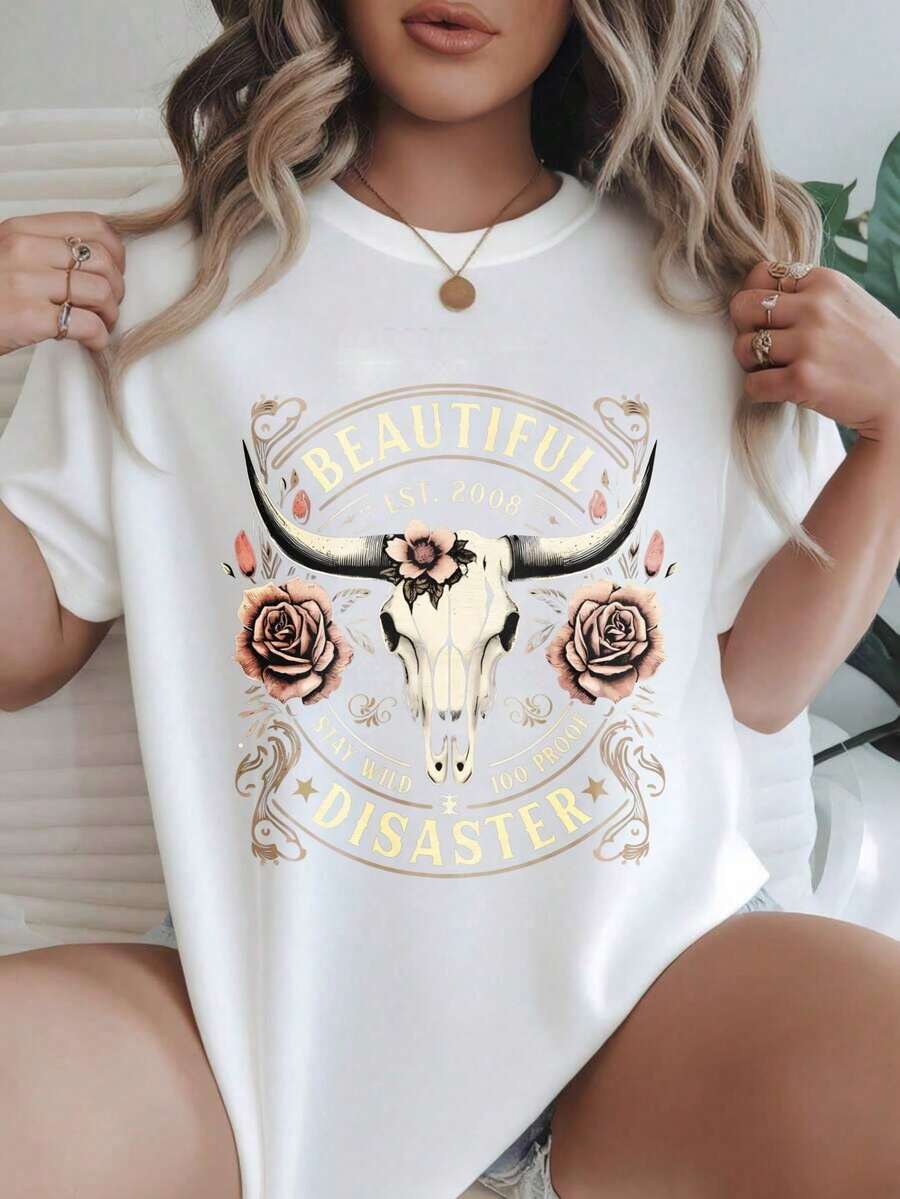 Camiseta de manga corta casual para mujer - Hermoso desastre de calavera de toro, rosas y adorno dorado de cuello redondo, lavado a máquina - Blanco - Ver 1