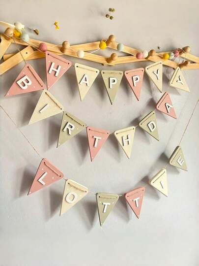 Personalized Wooden Triangle Flag (2D), Wooden Banner, Personalized Name Triangle Flag, Holiday Cottage Decor, Christmas Tree Decor, Nordic Style Triangle Flag, Merry Christmas Banner, DIY Christmas Wreath. Suitable For Various Decoration Scenarios, Such As Gardens, Bedrooms, Rooms, Weddings, Birthdays, Parties, Etc. It Is Also An Ideal Gift For Valentine's Day, Mother's Day, Birthdays, Father's Day, Graduation Ceremonies, Weddings, Housewarming, And Home Renovations.