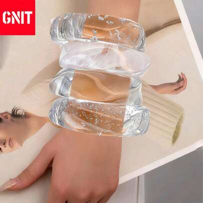 GNIT Set de 4 piezas, 1 pieza Brazalete de mujer asimétrico de resina transparente con lámina de plata única, adecuado para uso diario y como regalo (cada brazalete tiene patrones diferentes)