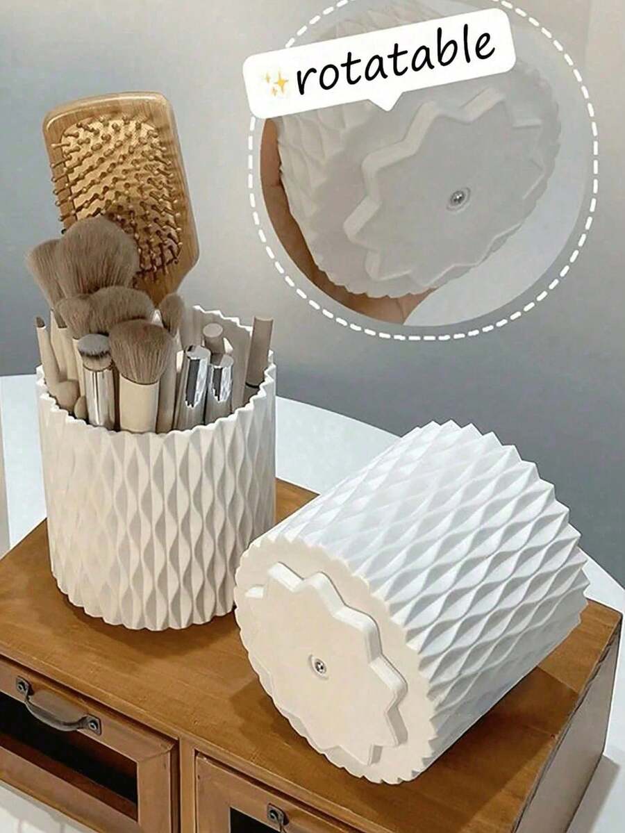1个360度旋转化妆刷架，眼影刷架和眉笔架，文具笔筒，梳妆台收纳盒，家居梳妆台装饰，办公桌笔筒和美容工具收纳盒，创意化妆品收纳盒，梳妆台配件，女士礼物