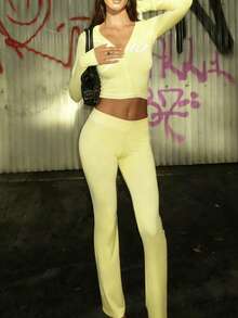 Bộ áo nỉ dài tay có mũ dành cho nữ mùa thu, thiết kế khóa kéo, in chữ "Girl", quần nỉ thoải mái, phù hợp cho du lịch và hoạt động ngoài trời, trang phục thường ngày mùa thu. - Màu vàng - Xem 2