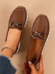 Neue Mode Designer Damen Loafer, handgefertigte Slip-On Lässig Schuhe mit Metall Schmetterling Dekor, Fahrschuh Mokassins, leicht atmungsaktiv mit weichem Lederobermaterial, bequemes Futter, rutschfeste Gummisohle, leise Krankenschwester/Arzt Flache Schuhe, geeignet für Kleider, Jeans, tägliches Gehen, Outdoor, Frühling/Sommer/Herbst, Geschenk für Mittelalter, Jung, Studenten - Braun - Übersicht 8