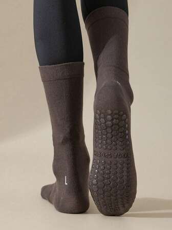 1Pair Simple Daily Solid Color Women's Pilates Socks Professional Yoga Socks Calf Socks Fitness Dance Pressure Sports Mid Tube Grip Socks