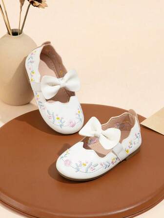 Cute Embroidered Decorative Elastic Band Comfortable Flat Shoes For Babies