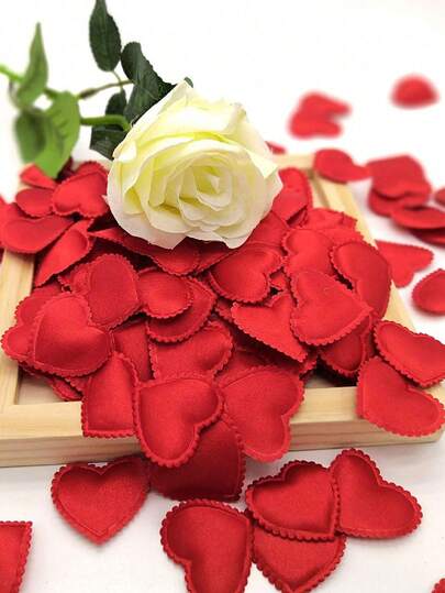 200/100颗心形纸屑装饰，浪漫情人节装饰，材质柔软，也适用于母亲节、生日、周年纪念日、感恩节、新年等场合，红色心形装饰，餐厅装饰，结婚纪念日爱情装饰，情人节礼物装饰。情人节装饰的完美之选。