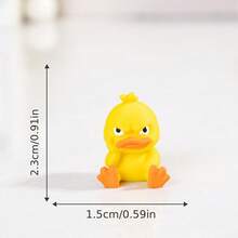 2026 最新款 3D 打印愤怒鸭汽车装饰 - 黄色橡胶鸭，黑色眼睛和橙色嘴巴，表情生动，适用于轿车、卡车和 SUV - 圣诞节、生日、公路旅行和汽车派对的完美礼物。这款充满节日气氛的 3D 打印橡胶鸭表情丰富，适合装饰汽车内饰，是一款可爱又别致的小鸭子汽车装饰品。 - 彩色 - 查看 14