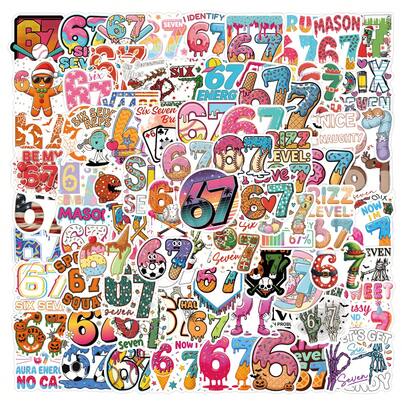 110张贴纸，编号67，圣诞节和新年装饰贴纸，适用于节日装饰、圣诞节、复活节、DIY马克杯、笔记本电脑、滑板等。一套充满活力且美观的涂鸦贴纸，非常适合日记本、剪贴簿和派对用品，是冬季和新年的理想之选。