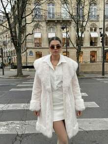 Áo khoác lông giả cao cấp màu trắng dành cho nữ, kiểu dáng thanh lịch với ve áo rộng, lông xù mềm mại, dày dặn ấm áp cho mùa đông, thích hợp cho các bữa tiệc hóa trang, đi chơi đêm, phong cách đường phố sang trọng, quyến rũ, đậm chất quý tộc, thời trang Teddy Bontjas. - trắng - Xem 6