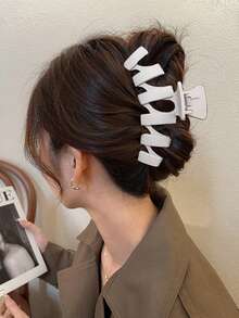 4个装女士半圆形黑色、白色、棕色轻质塑料发夹，时尚百搭高端简约纯色优雅发饰，适合日常佩戴、通勤、派对、休闲、洗脸、化妆、搭配服装。时尚爪夹，优雅发爪，休闲发夹，美发夹。 - 彩色 - 查看 9