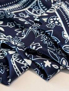 1 chiếc khăn vuông kiểu Bohemian in họa tiết Paisley 27,5 inch, khăn bandana nữ phù hợp cho những buổi đi chơi đường phố thường ngày và thời trang, băng đô, khăn trùm đầu, khăn choàng chống gió và nắng ngoài trời, hoàn hảo để làm điểm nhấn cho diện mạo của bạn. - Màu xanh hải quân - Xem 3