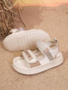 1 đôi dép xăng đan đế bằng dễ thương, kín mũi, unisex, đế mềm chống trơn trượt, thích hợp cho bé đi biển mùa hè. - Màu Khaki - Xem 4