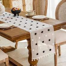 Camino de mesa rosa de 70 pulgadas para San Valentín con pompones, gasa rústica, mantel largo de encaje para bodas, fiestas, baby showers, decoración del hogar y vacaciones. - Blanco - Ver 5