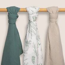 新生儿平纹细布襁褓毯，3 条装透气柔软婴儿包巾，大号 38 X 40 英寸襁褓包巾，婴儿洗澡必备用品，幼儿礼物，情人节爱心礼物