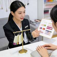 1/50件套无味指甲油调色盘套装，含展示架、透明美甲展示棒（带金属环）、可拆卸亚克力练习指甲贴片、色卡，适用于美甲沙龙和家庭使用，金色金属展示架 - 彩色 - 查看 2