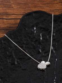 1件简约奢华甜美心形水晶双心项链，搭配精致首饰，适合女性佩戴，可用于情人节、派对、日常佩戴，也可作为母亲节礼物。 - 簡約愛心鑲鑽吊墜項鍊 - 查看 6