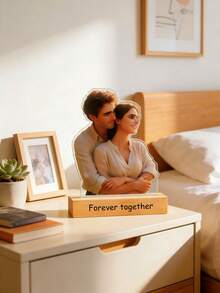 定制卡通亚克力相框 - 个性化AI设计相框，色彩鲜艳，卡通风格肖像。非常适合情侣、桌面装饰、房间装饰、情人节装饰、情侣纪念品，现代设计，高品质印刷，周年纪念礼物、圣诞礼物、新年礼物，也是理想的情人节礼物。 - 彩色 - 查看 8